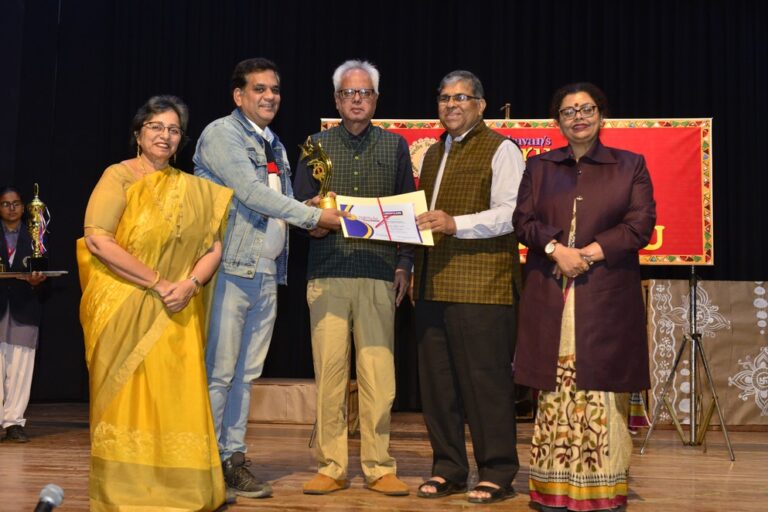 Best Director Shri Kapil Sharma, Maharani College
